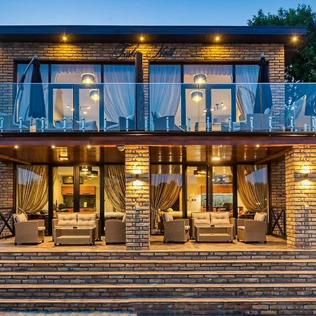 Apartmani Tiske Noci Bečej Exteriör bild