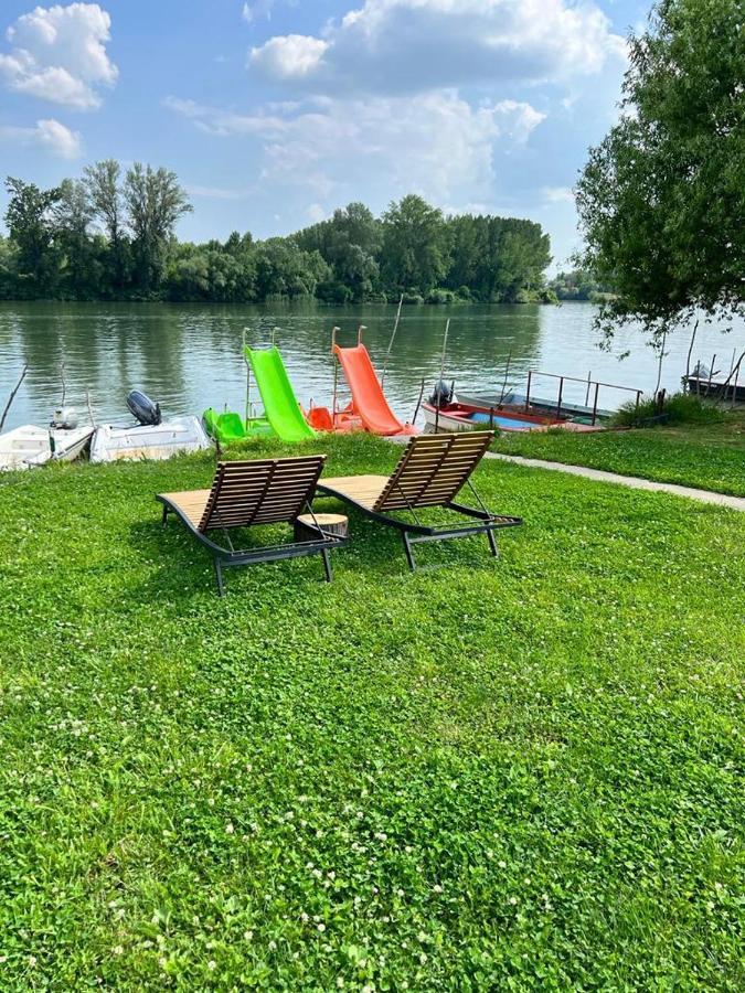 Apartmani Tiske Noci Bečej Exteriör bild