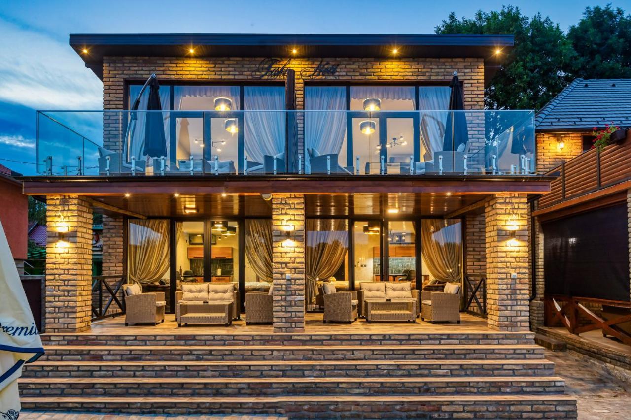Apartmani Tiske Noci Bečej Exteriör bild