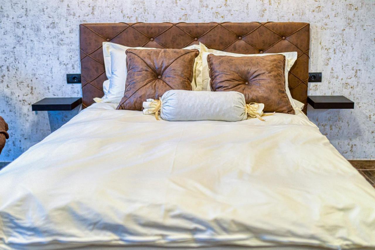 Apartmani Tiske Noci Bečej Exteriör bild