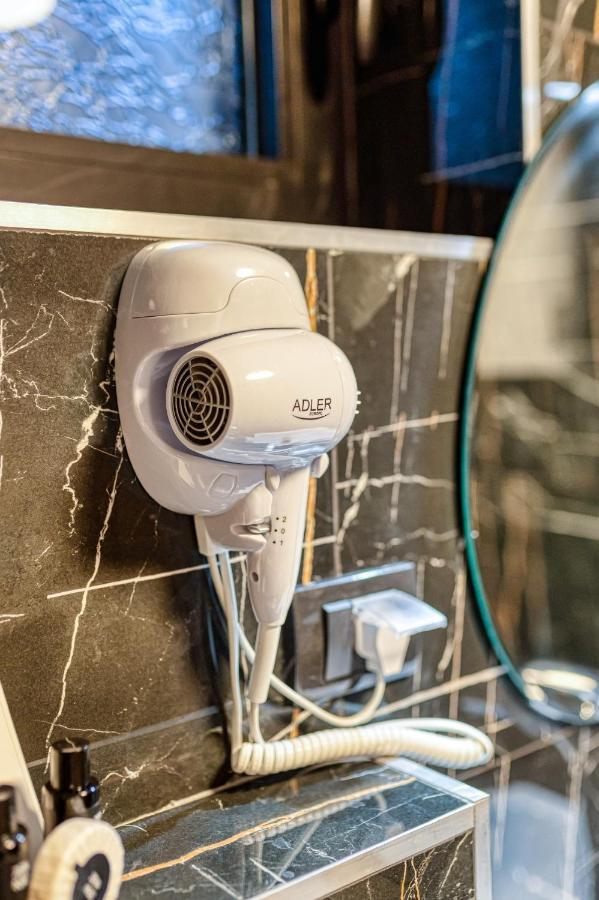 Apartmani Tiske Noci Bečej Exteriör bild