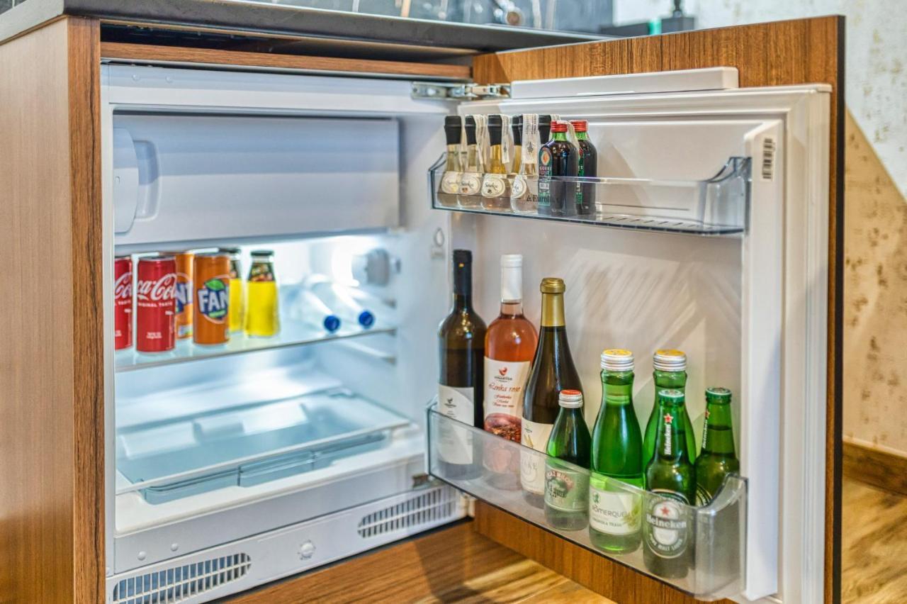 Apartmani Tiske Noci Bečej Exteriör bild