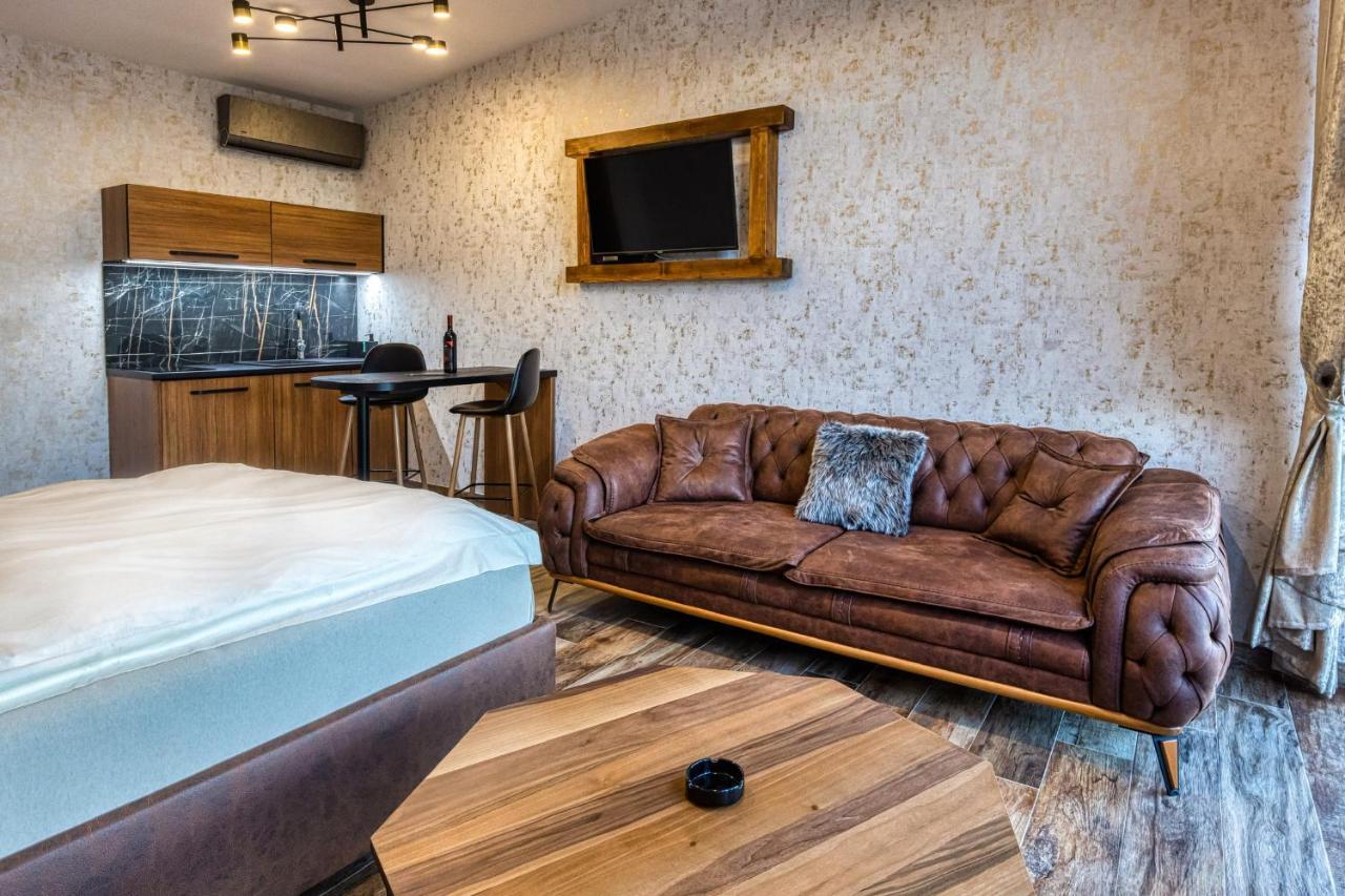 Apartmani Tiske Noci Bečej Exteriör bild